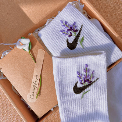Embroidered Purple Flowers Socks